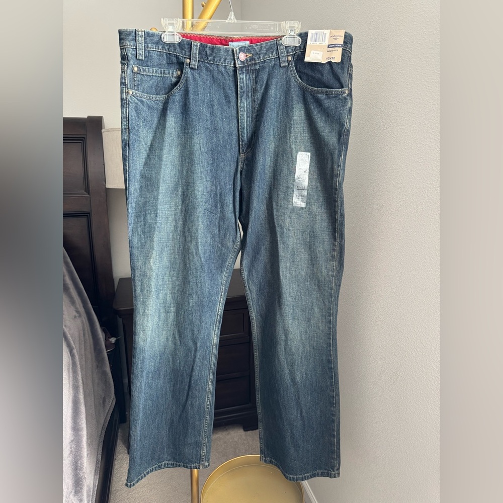 NWT Dockers Iconic Denim -  Relaxed Fit - Flat Front  Jeans - 40x32